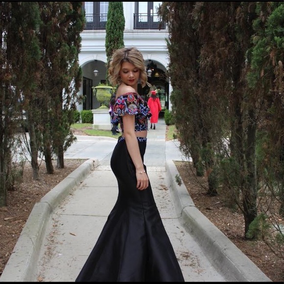 Prom dress - Picture 4 of 6